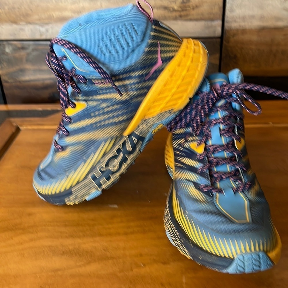 Hoka One One GoreTex Speedgoat GTX 2 mid hiking shoe Size 9